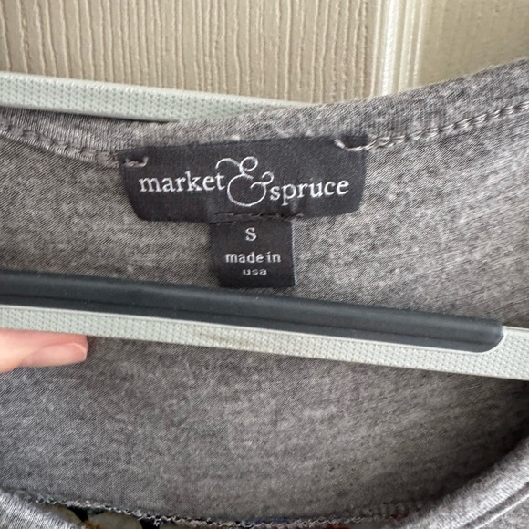 Market & Spruce Light Gray Floral Long Sleeve Top - Picture 4 of 5